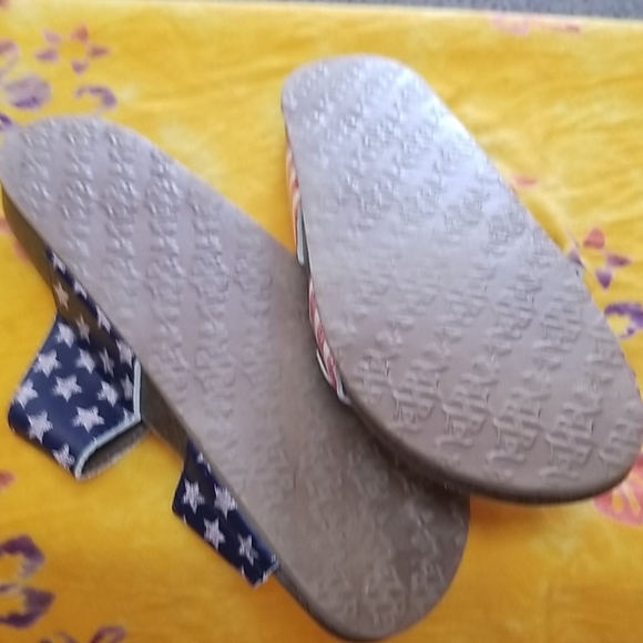 Comfy Walking Sandals - Picture 6 of 7